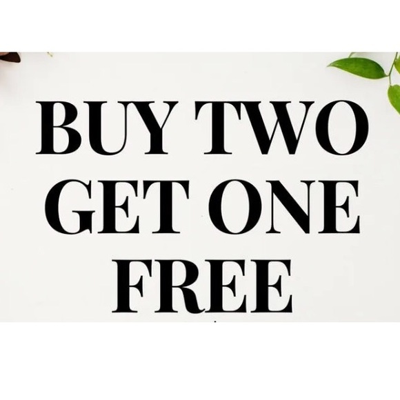 Luxe lace insert flounce sleeve blouse - Picture 3 of 7